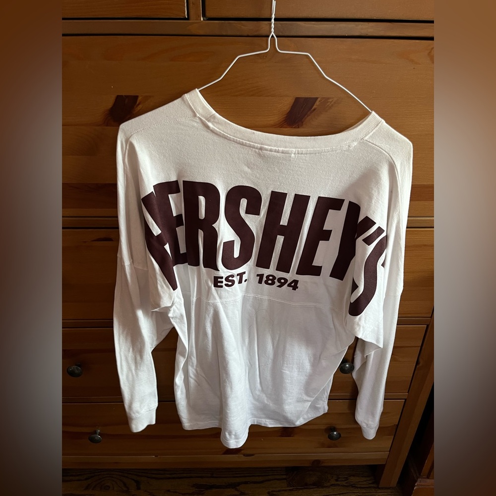 hersheys shirt. unisex. size small but runs large.